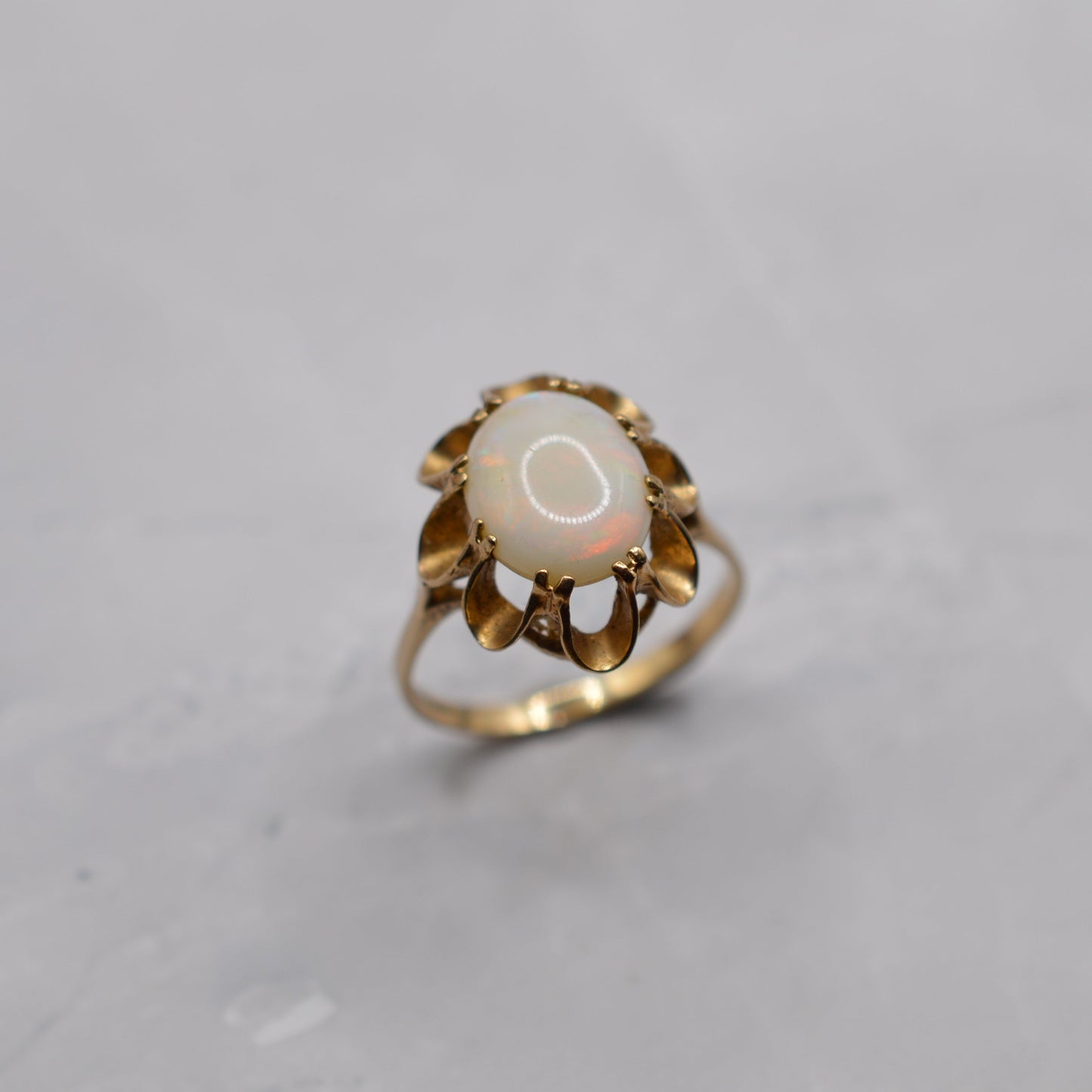 Chunky 1990s 9ct Gold Opal Solitaire Ring
