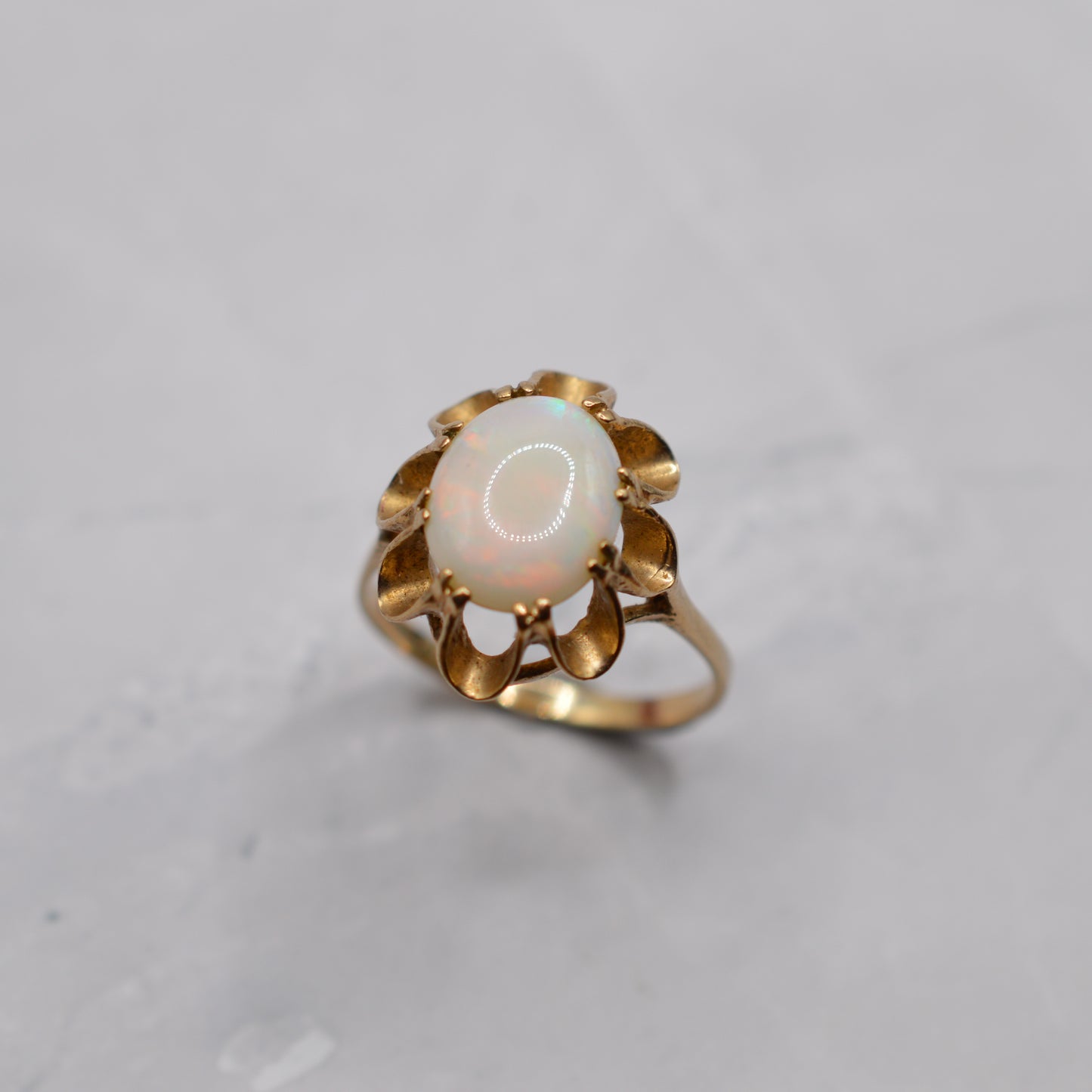 Chunky 1990s 9ct Gold Opal Solitaire Ring