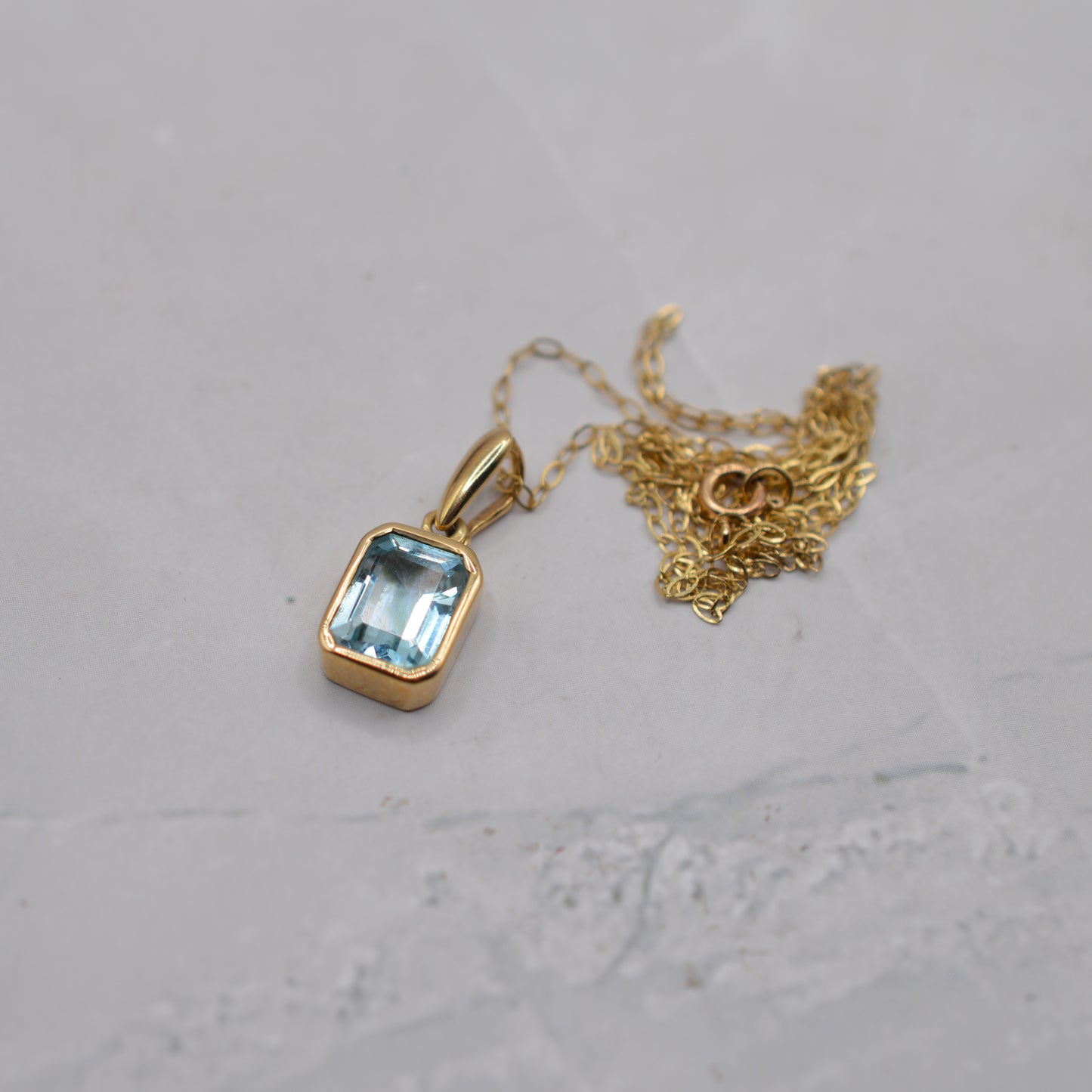 9ct Gold Bezel-Set Topaz Pendant Necklace (18”)