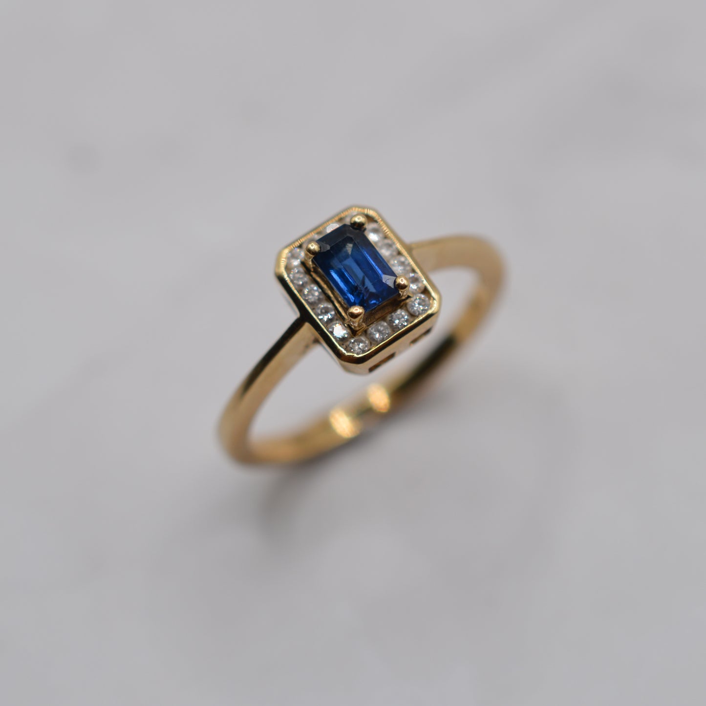 9ct Gold Sapphire & Diamond Cluster Ring