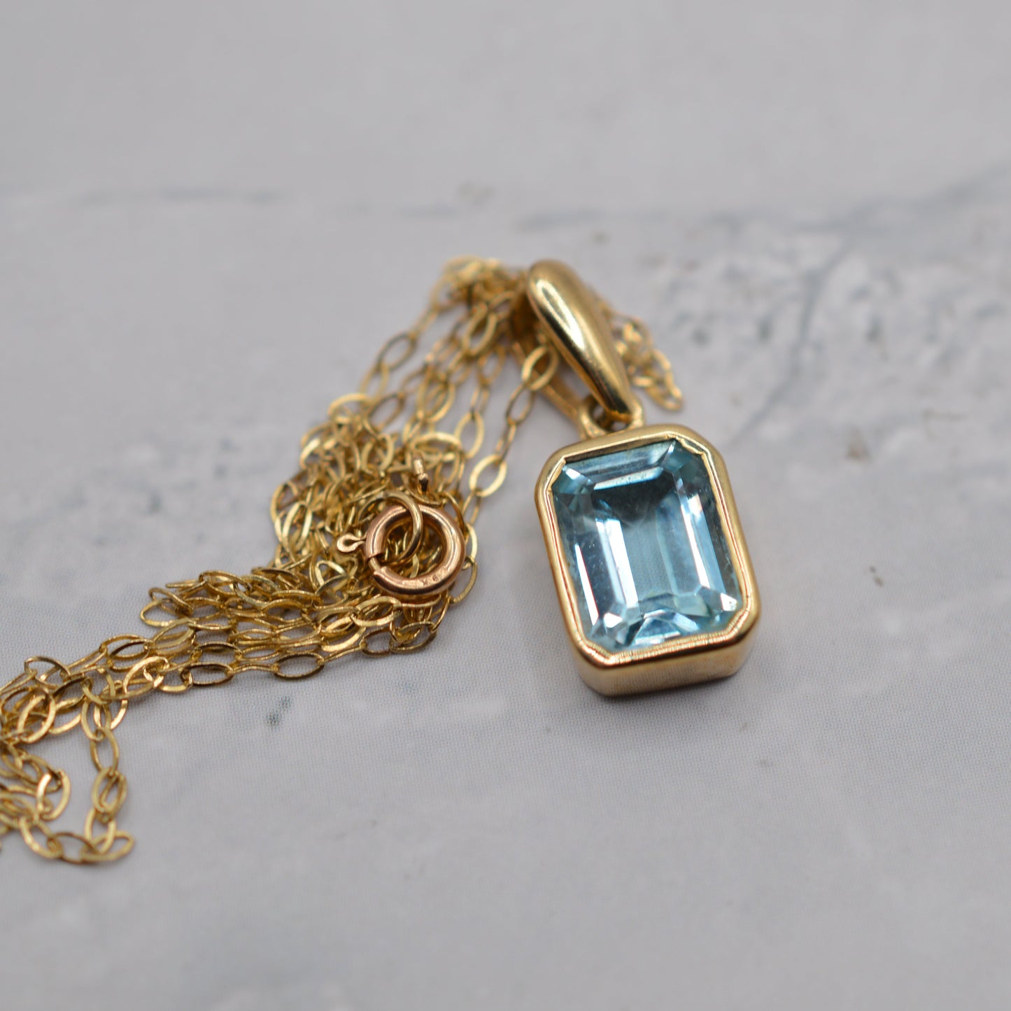 9ct Gold Bezel-Set Topaz Pendant Necklace (18”)