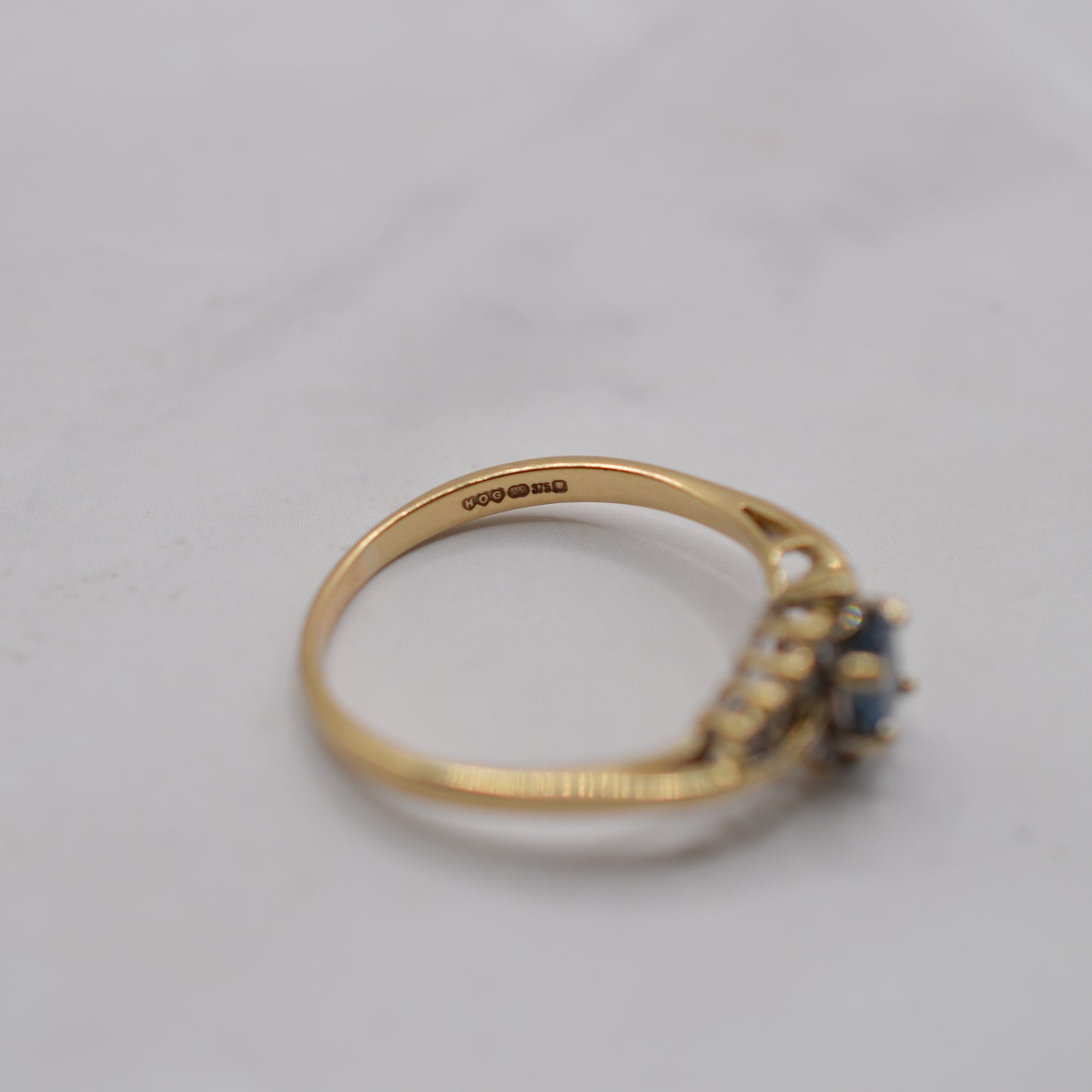 9ct Gold Sapphire & Diamond Cluster Crossover Ring