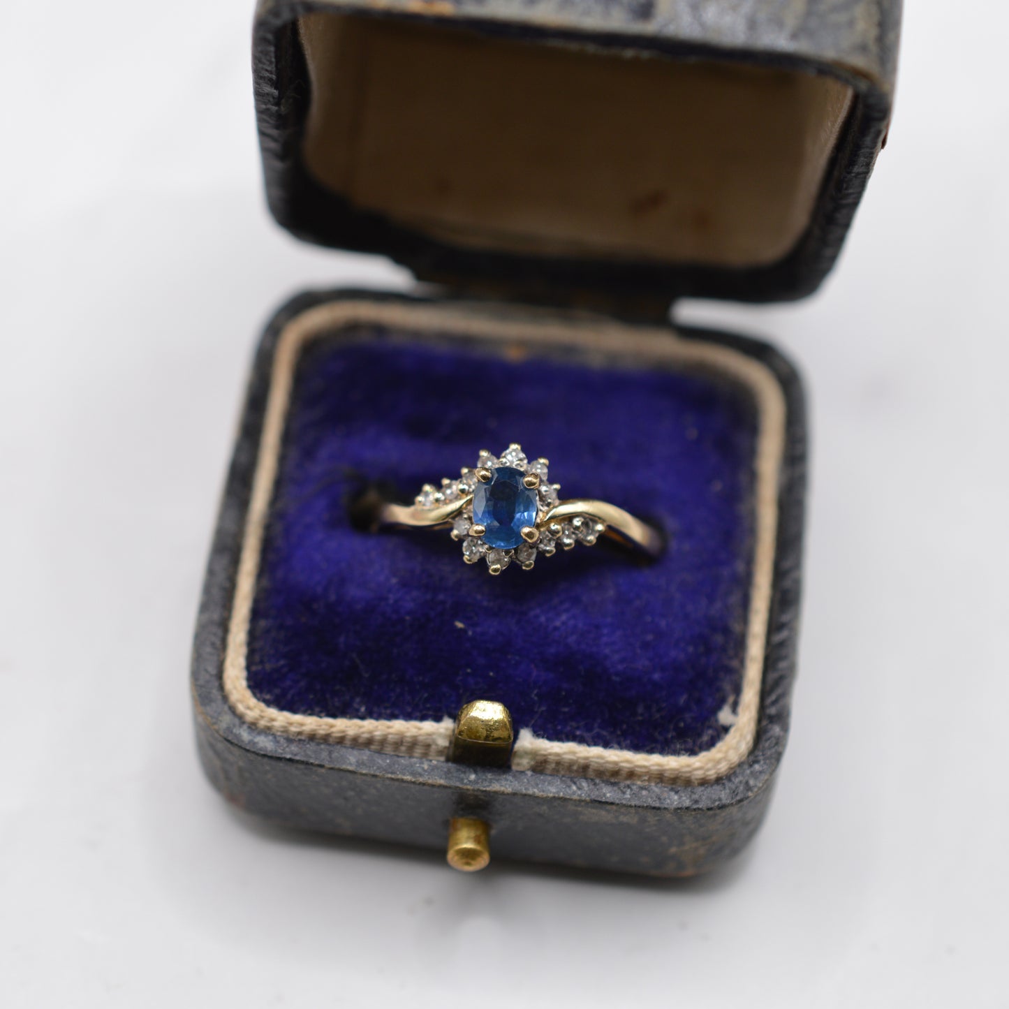 9ct Gold Sapphire & Diamond Cluster Crossover Ring