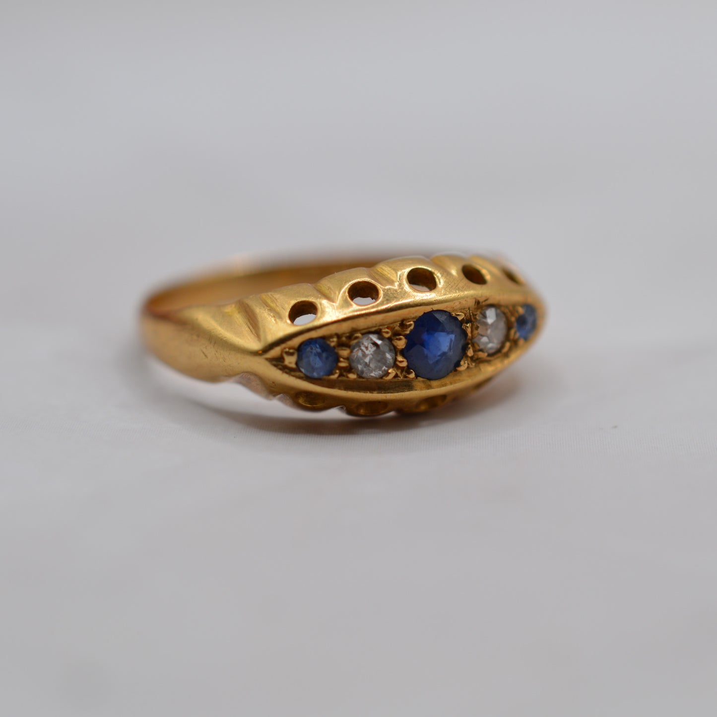 Antique 1915 18ct Gold Sapphire & Diamond Ring