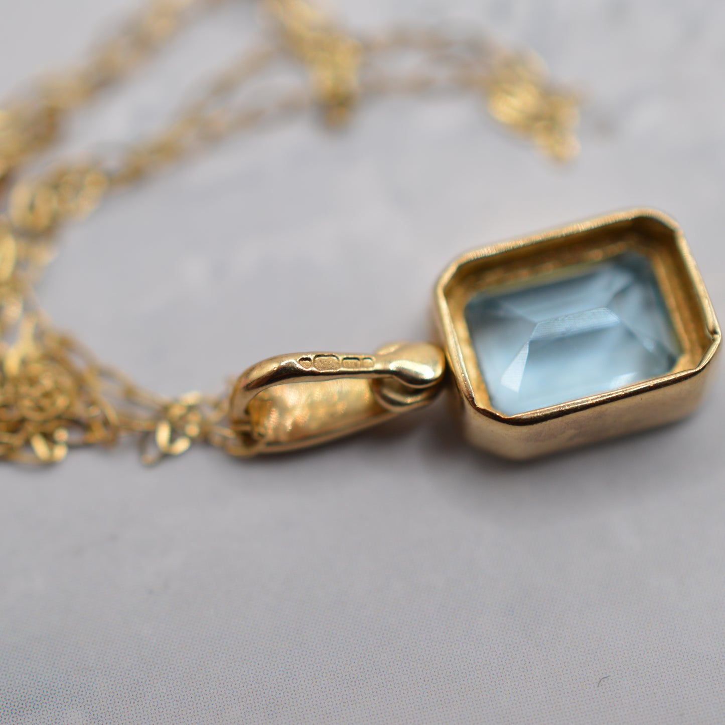 9ct Gold Bezel-Set Topaz Pendant Necklace (18”)