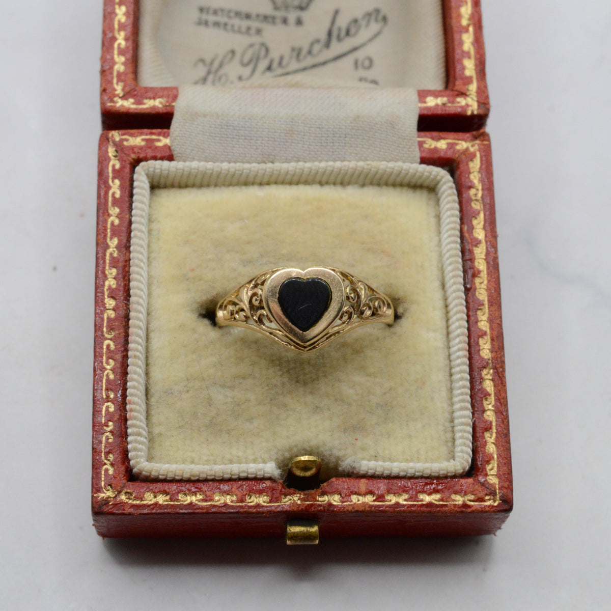 9ct Gold Onyx Heart Ring
