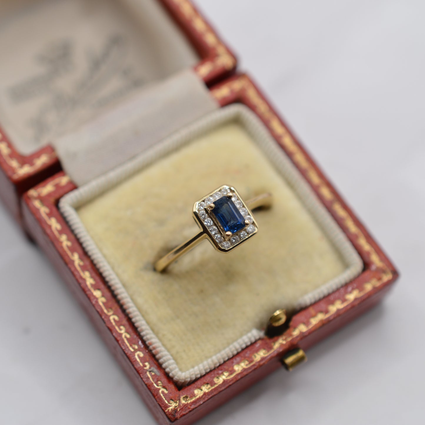 9ct Gold Sapphire & Diamond Cluster Ring