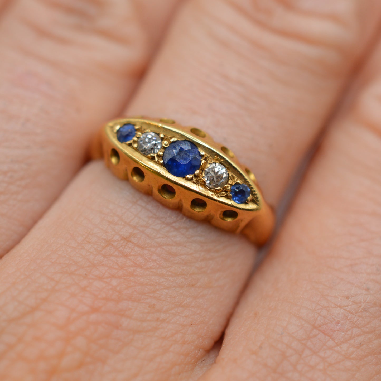 Antique 1915 18ct Gold Sapphire & Diamond Ring