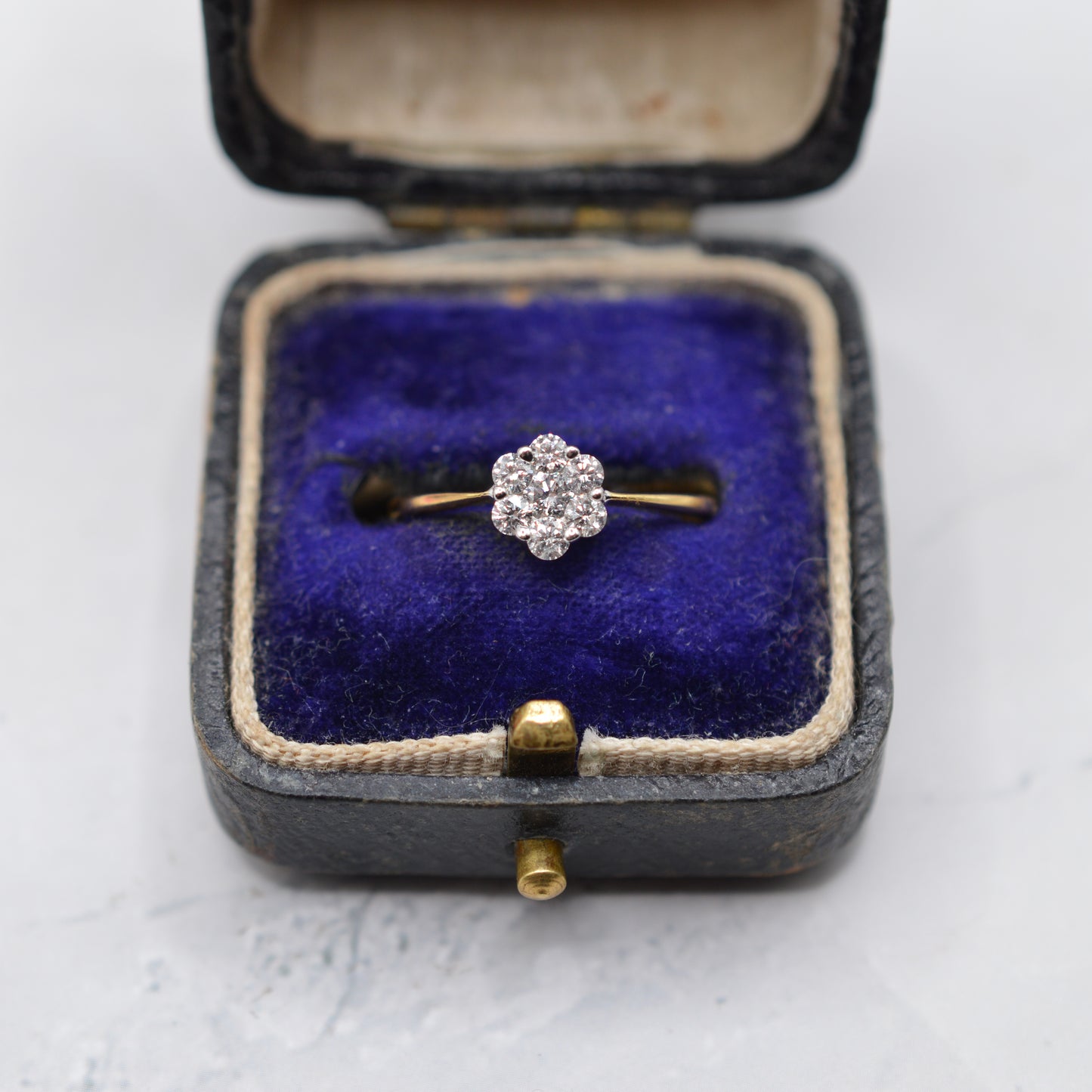 18ct Gold 0.30ct Diamond Daisy Cluster Ring