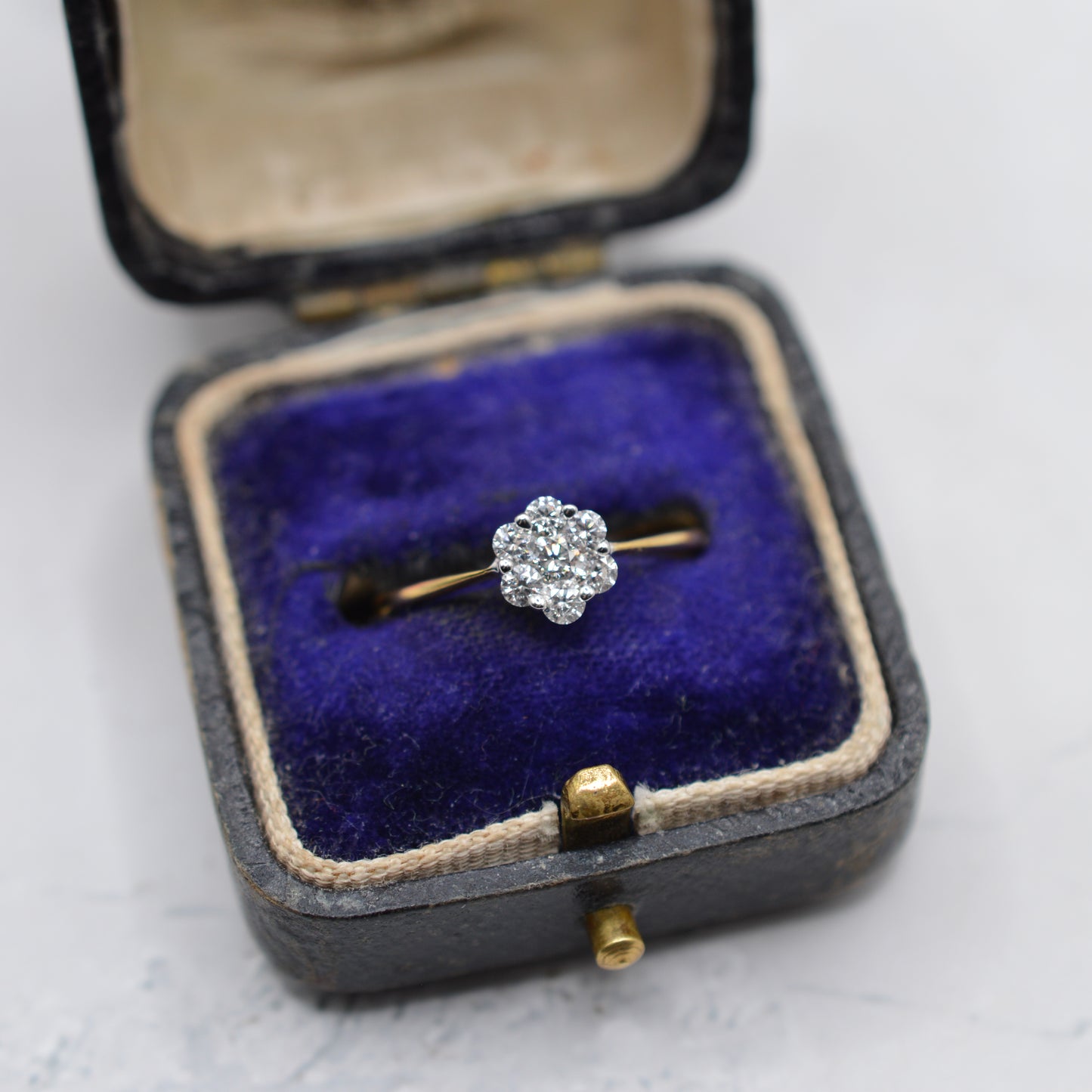 18ct Gold 0.30ct Diamond Daisy Cluster Ring