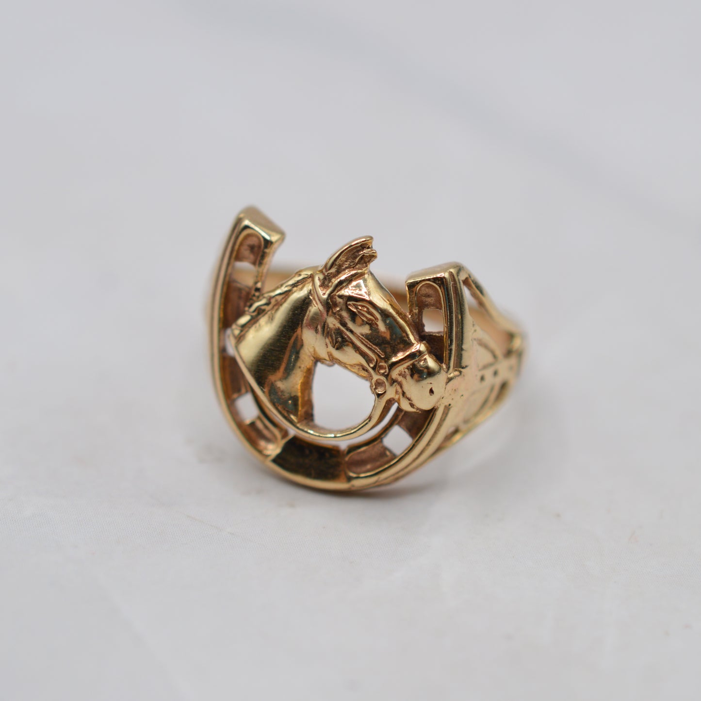 9ct Gold Horse & Horseshoe Equestrian Ring