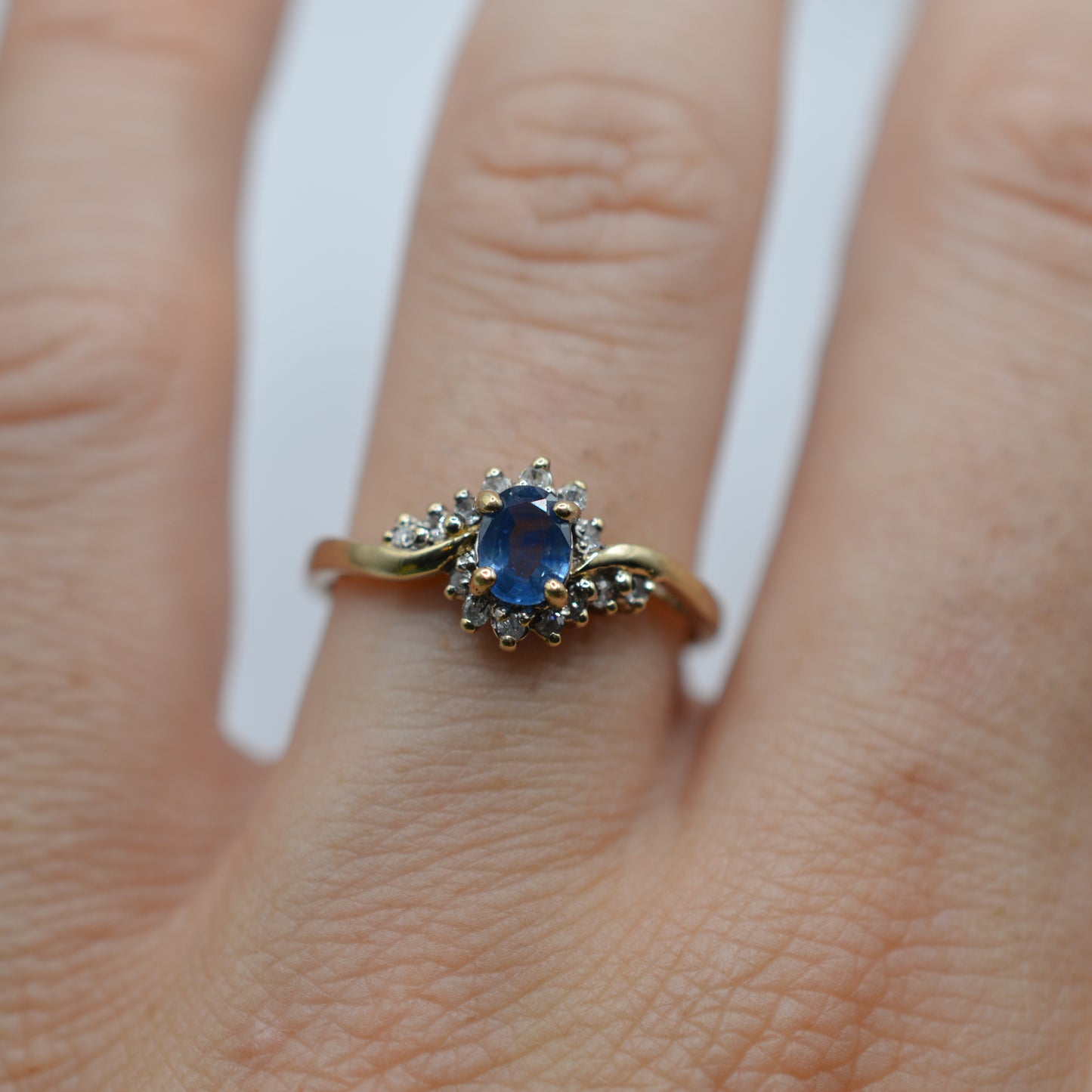 9ct Gold Sapphire & Diamond Cluster Crossover Ring