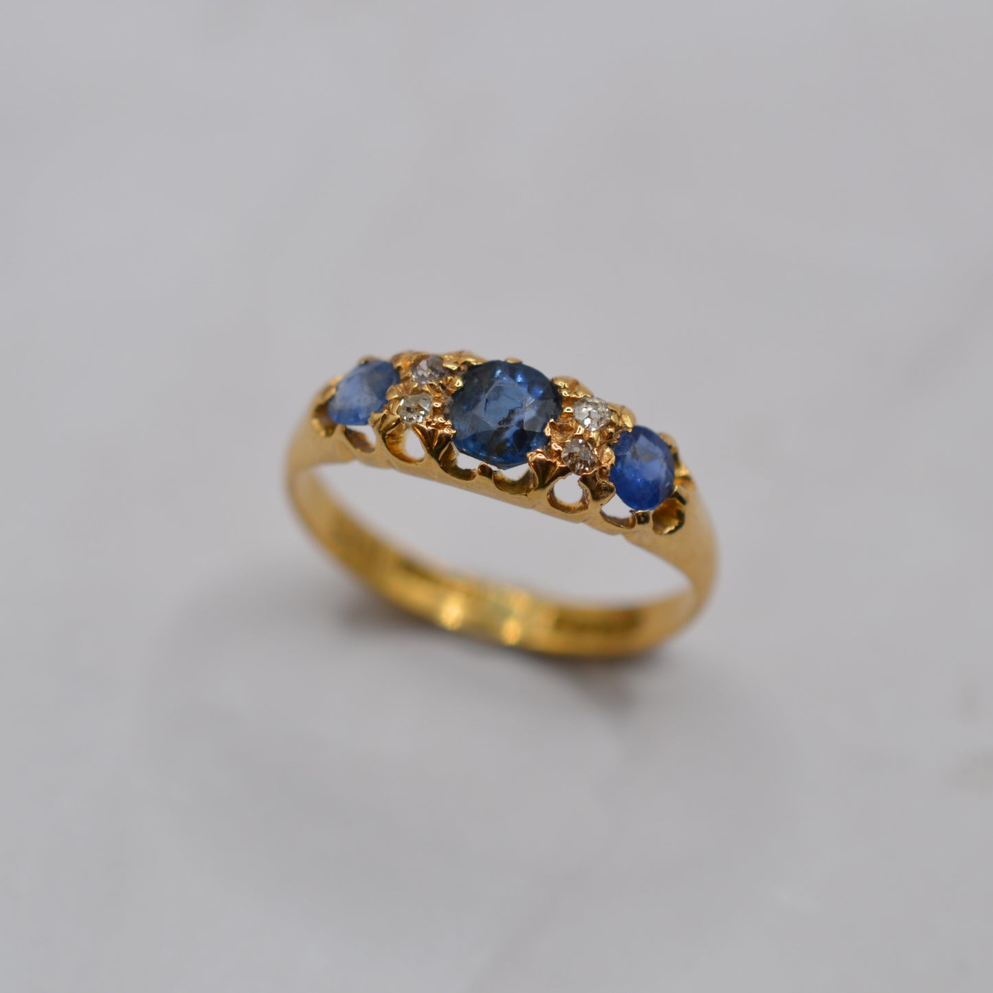 Antique Edwardian 18ct Gold Sapphire & Diamond Ring