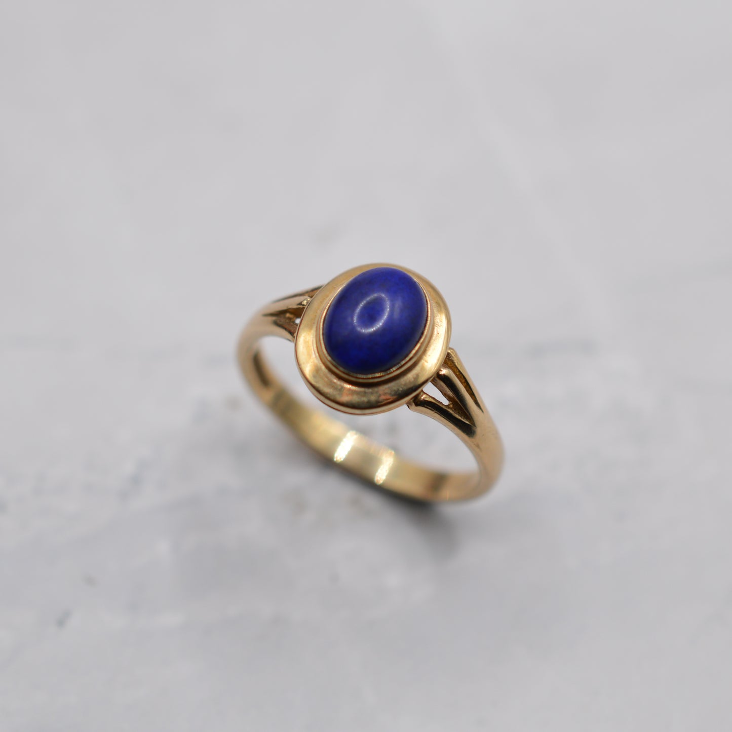 9ct Gold Lapis Lazuli Oval Ring