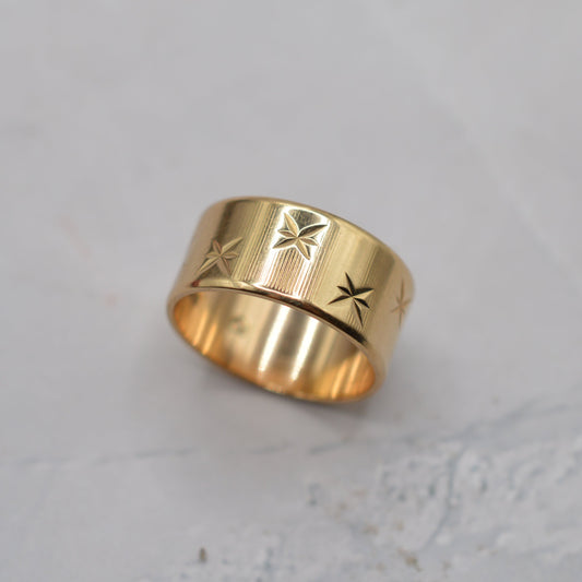 Mega Chunky 1960s Vintage 9ct Gold Star-Engraved Band Ring
