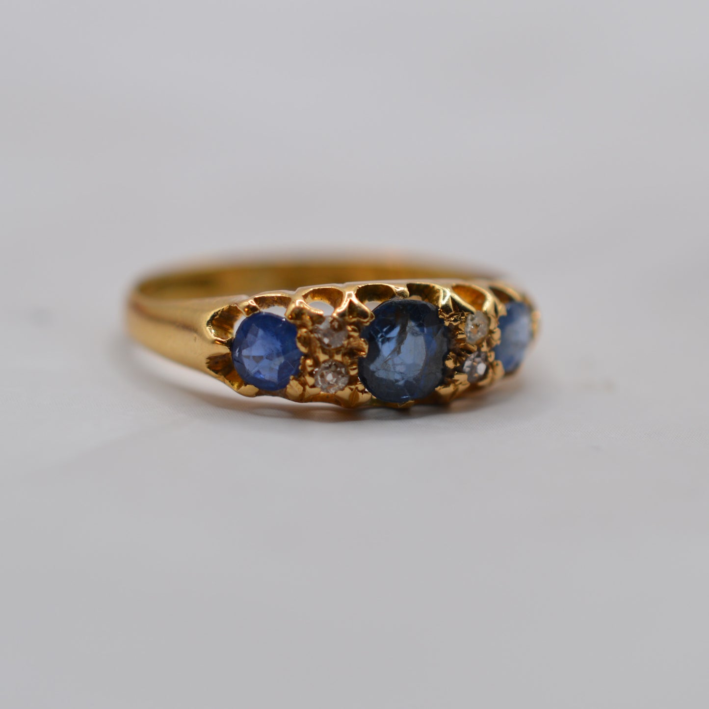 Antique Edwardian 18ct Gold Sapphire & Diamond Ring