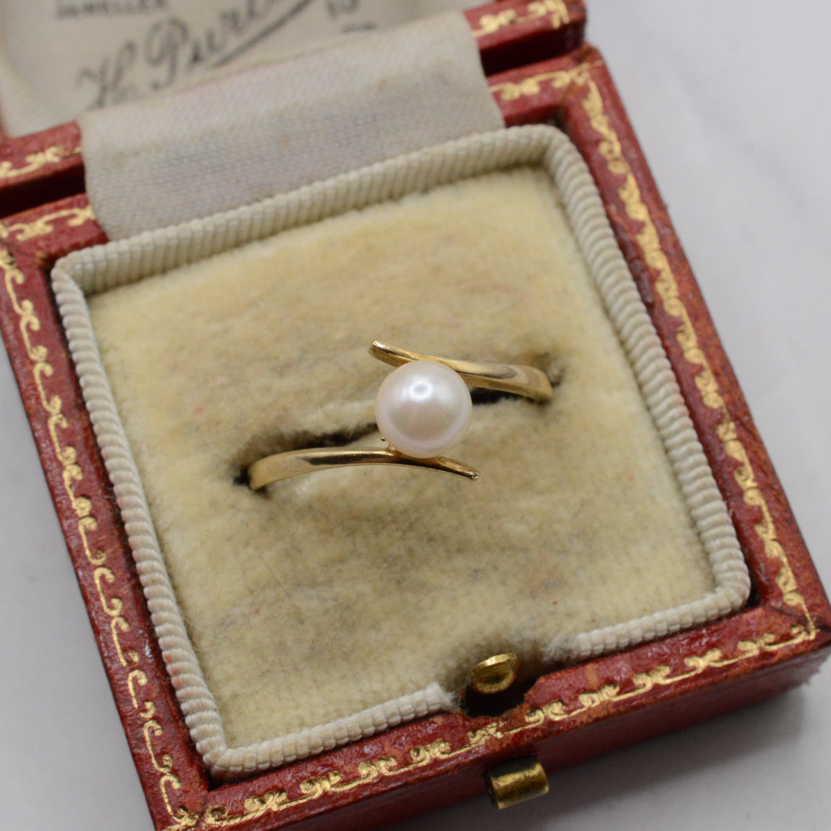 1980s 9ct Gold Pearl Bypass Ring