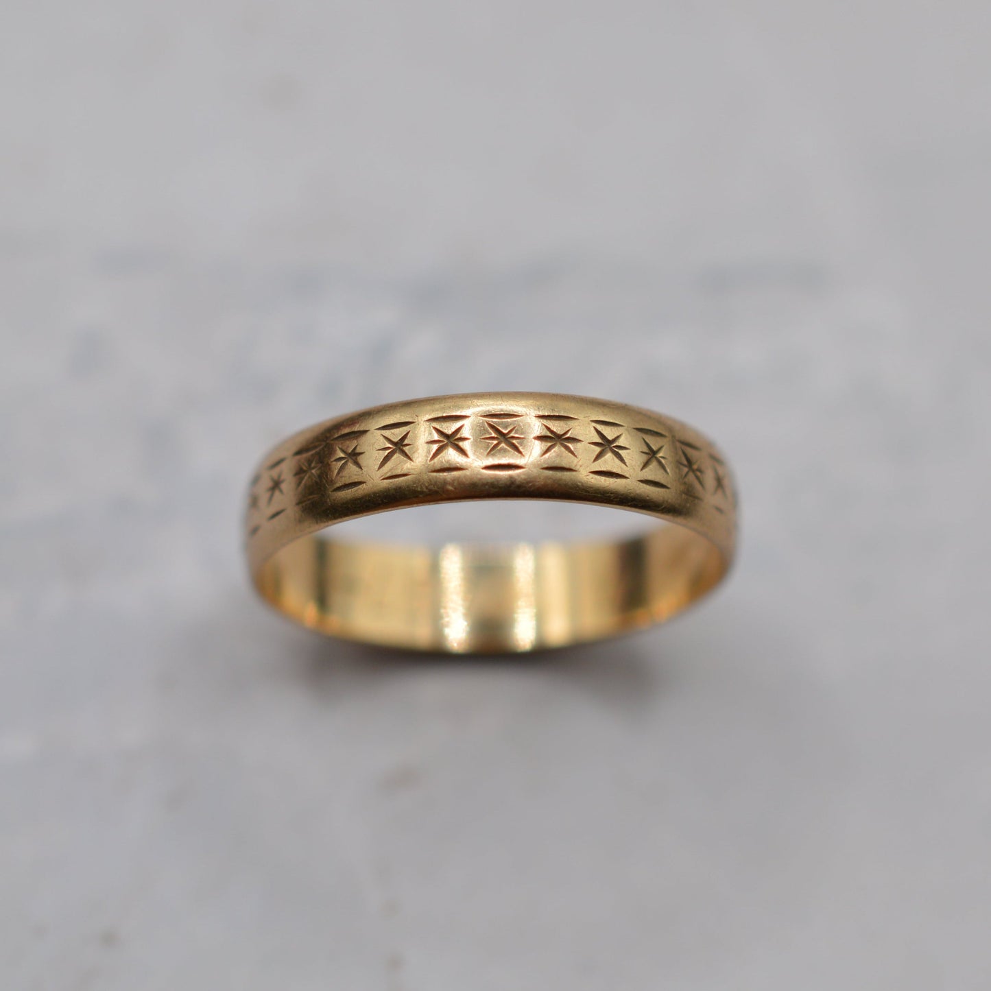 1980s 9ct Gold Star-Engraved Band Ring