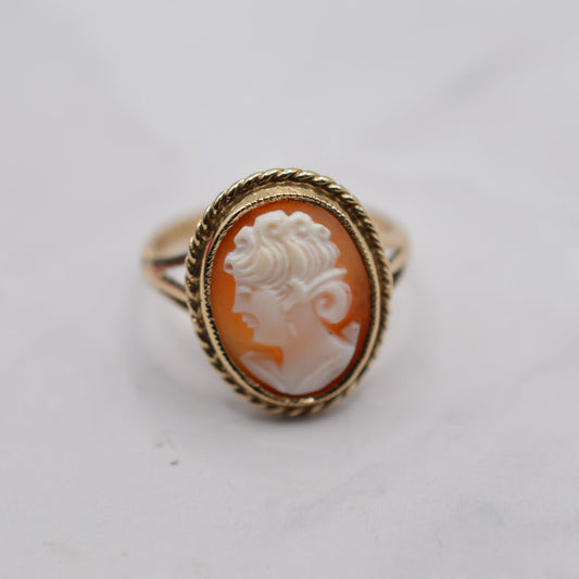 1980s 9ct Gold Large Cameo Ring with Rope-Twist Border
