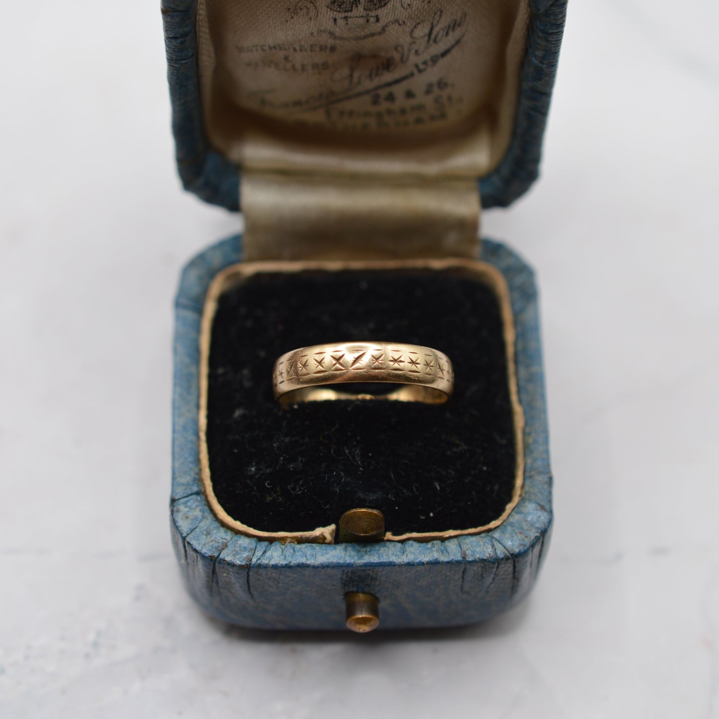 1980s 9ct Gold Star-Engraved Band Ring
