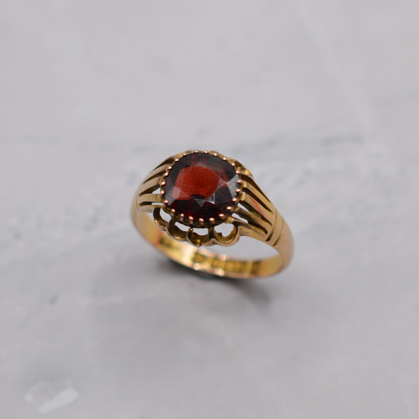Victorian Antique 9ct Gold Garnet Solitaire Ring