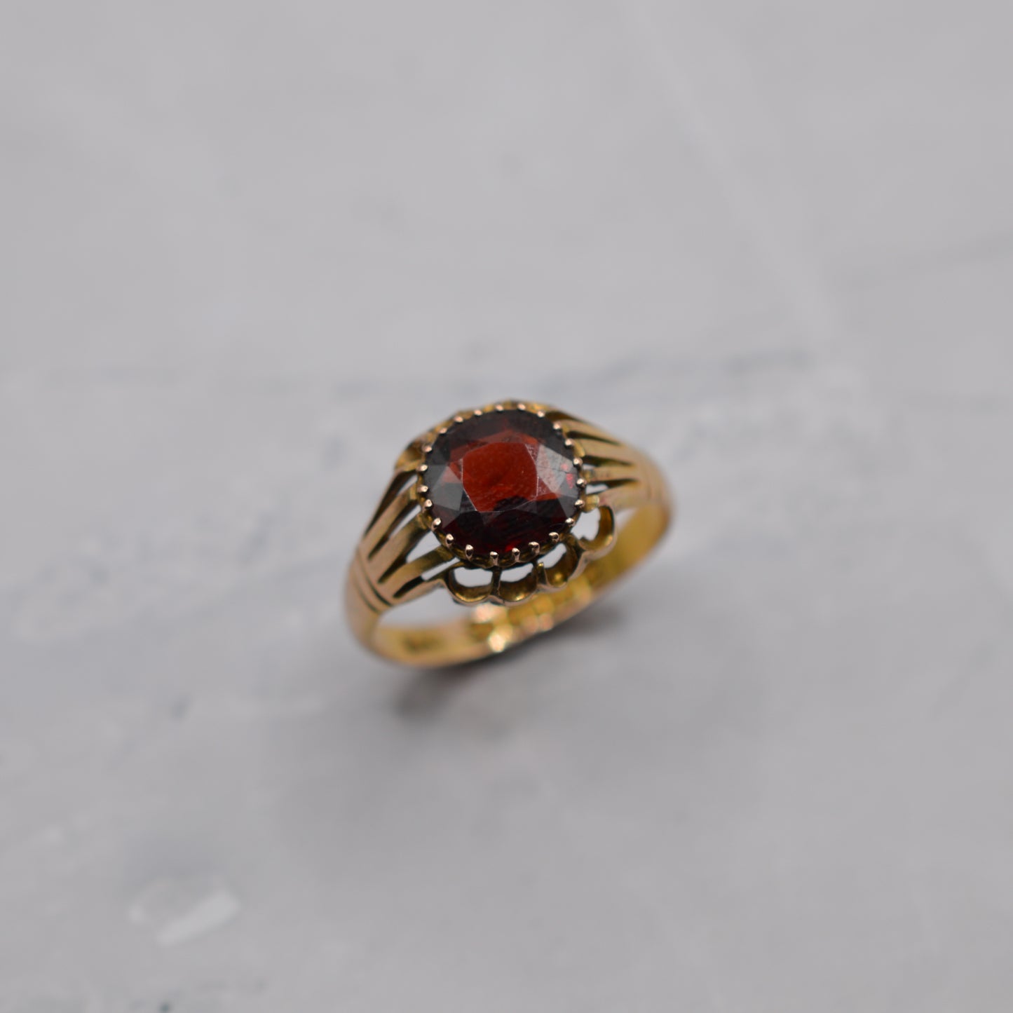 Victorian Antique 9ct Gold Garnet Solitaire Ring