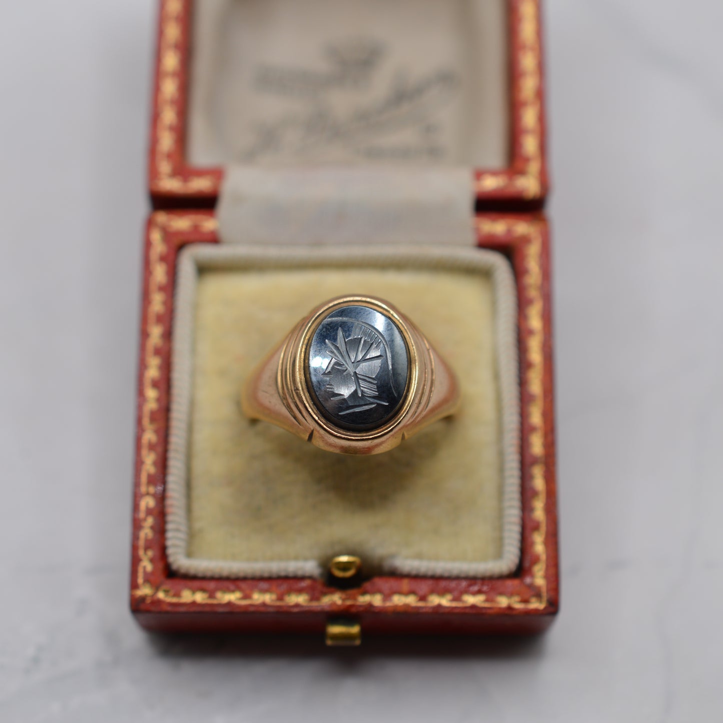 Chunky 1970s Vintage 9ct Gold Onyx Roman Centurion Ring