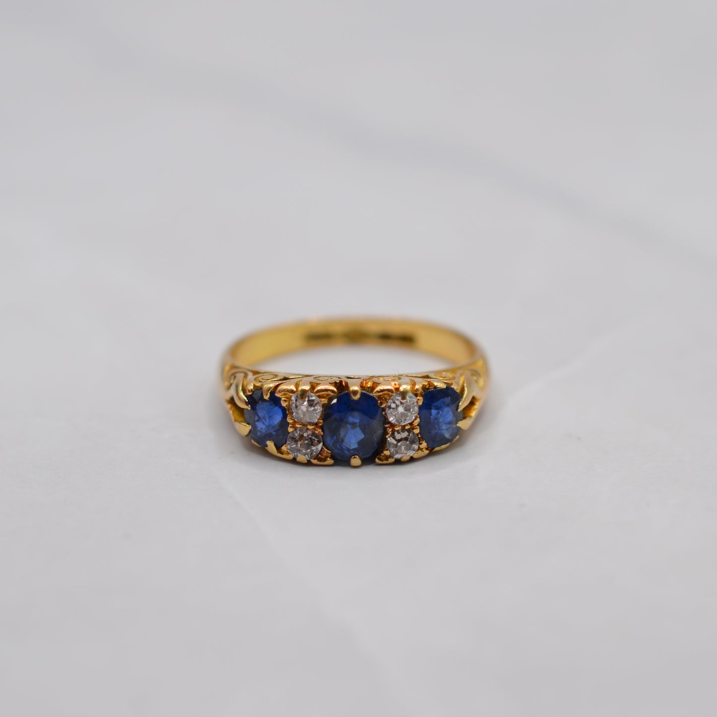 Antique Victorian 18ct Gold Sapphire & Diamond Ring