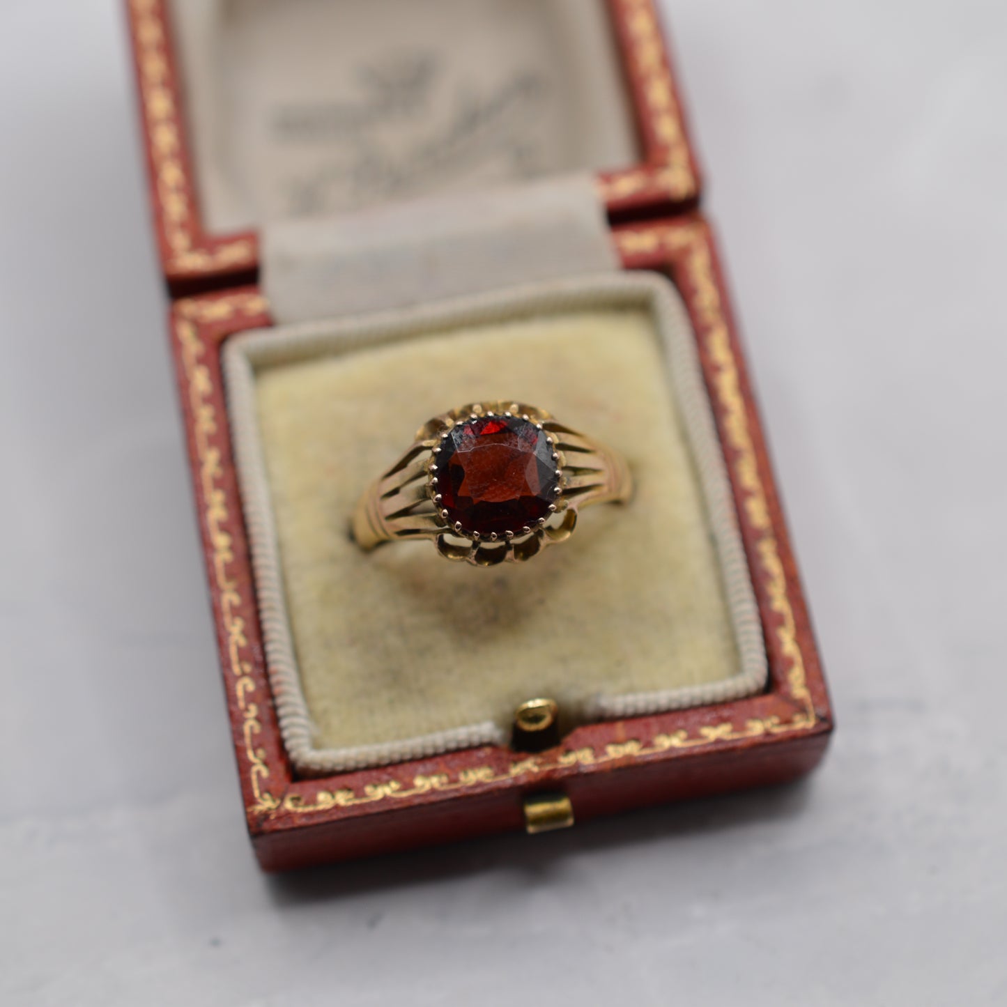 Victorian Antique 9ct Gold Garnet Solitaire Ring