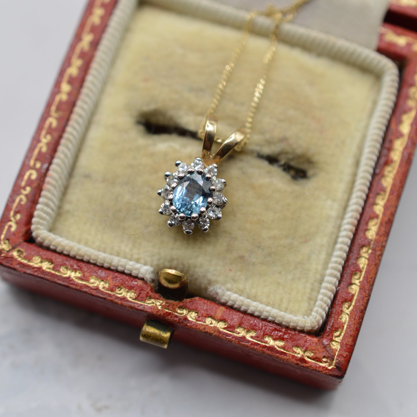 1990s 9ct Gold Sapphire & Diamond Cluster Pendant Necklace (16-18”)
