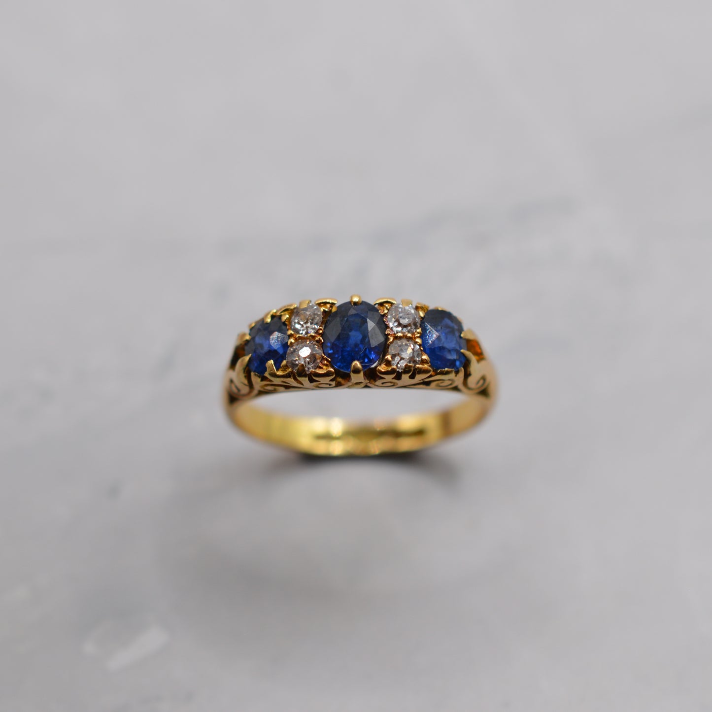 Antique Victorian 18ct Gold Sapphire & Diamond Ring