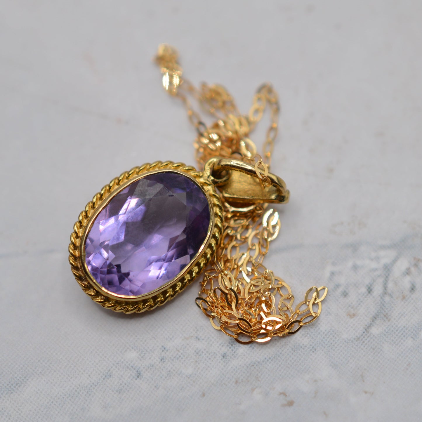 9ct Gold 4.34ct Amethyst Pendant Necklace (16")