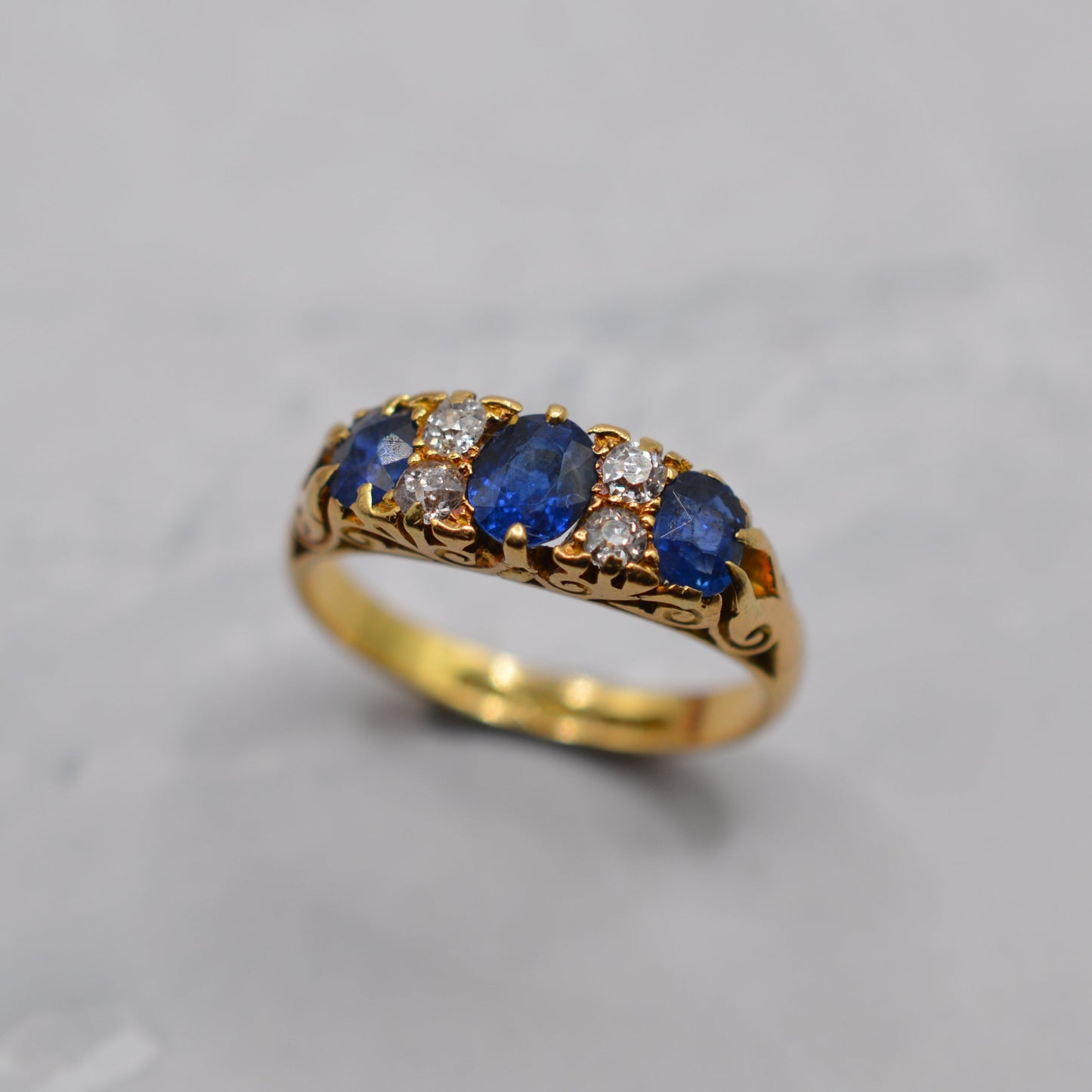 Antique Victorian 18ct Gold Sapphire & Diamond Ring