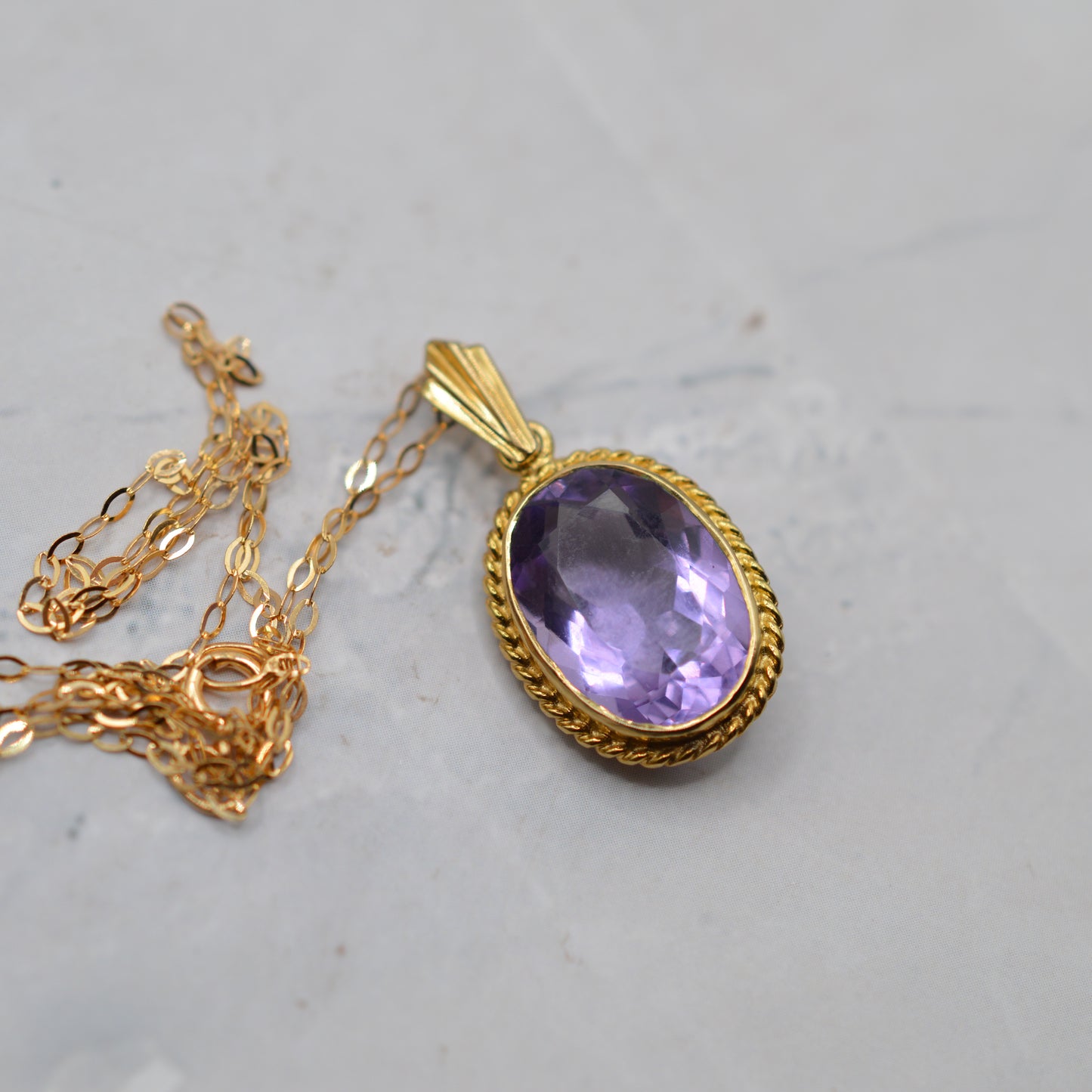 9ct Gold 4.34ct Amethyst Pendant Necklace (16")