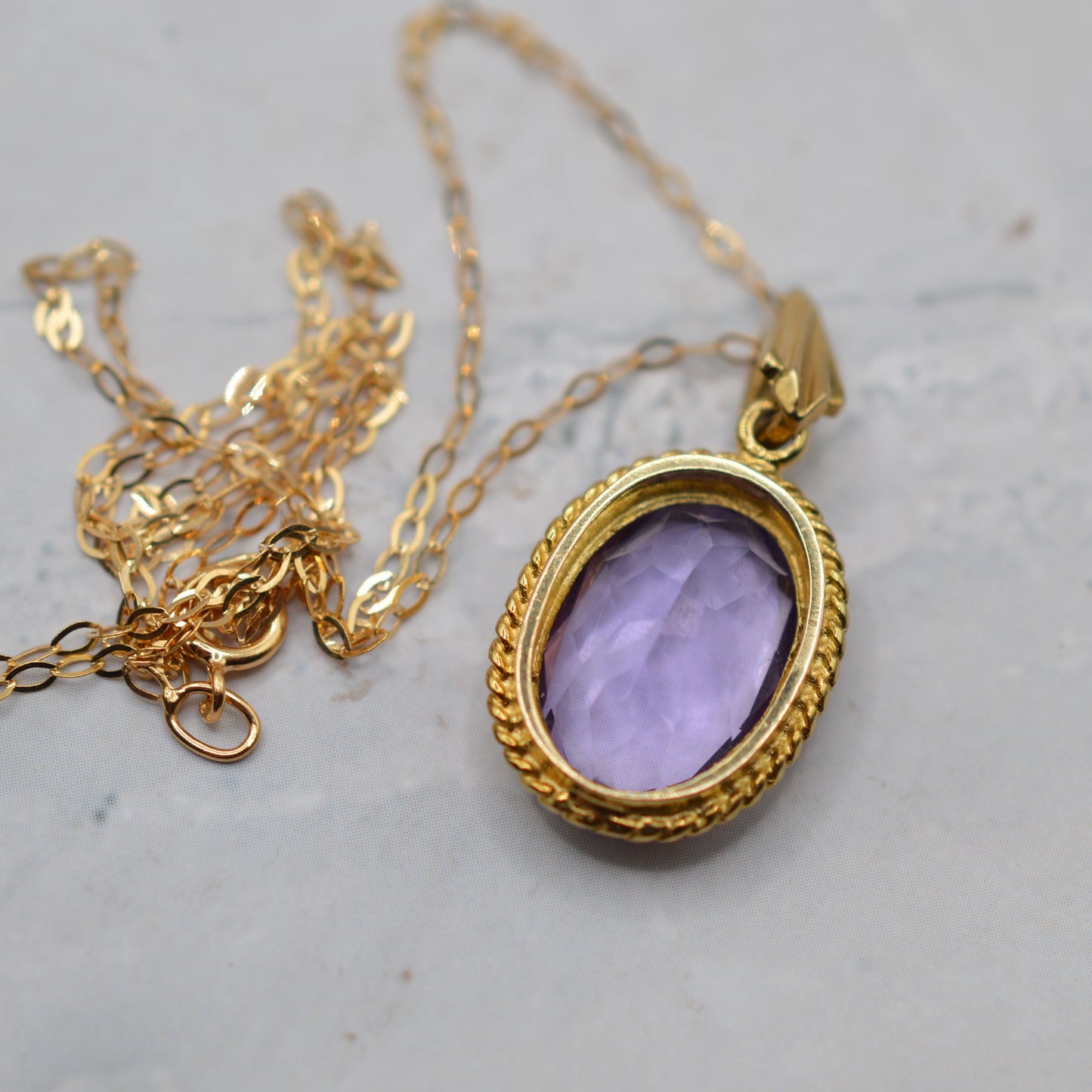 9ct Gold 4.34ct Amethyst Pendant Necklace (16")