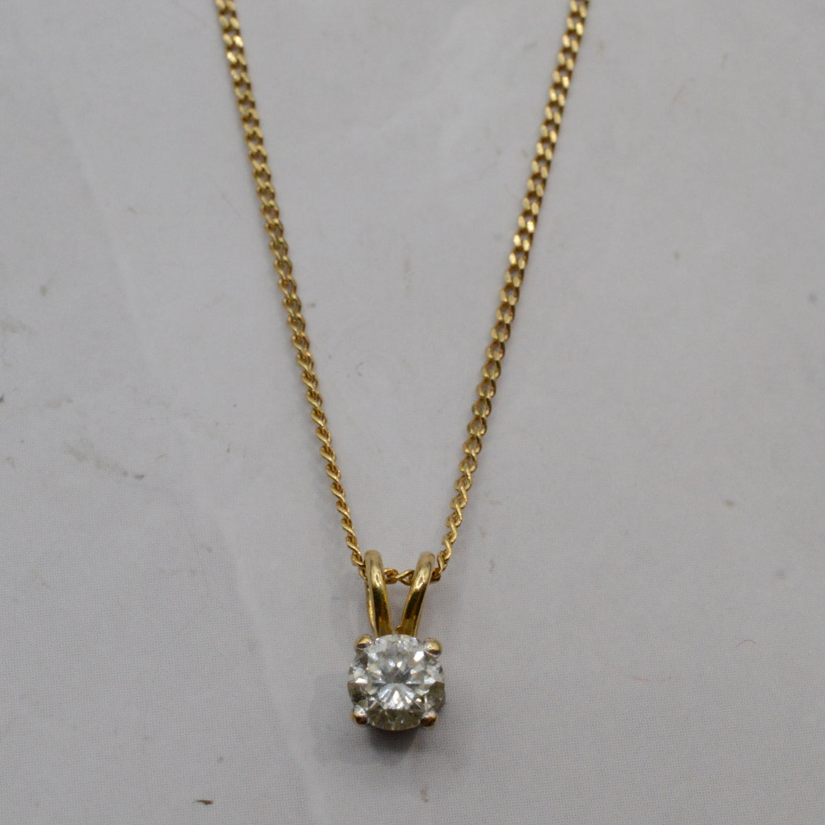 1990s 18ct Gold Diamond Pendant Necklace