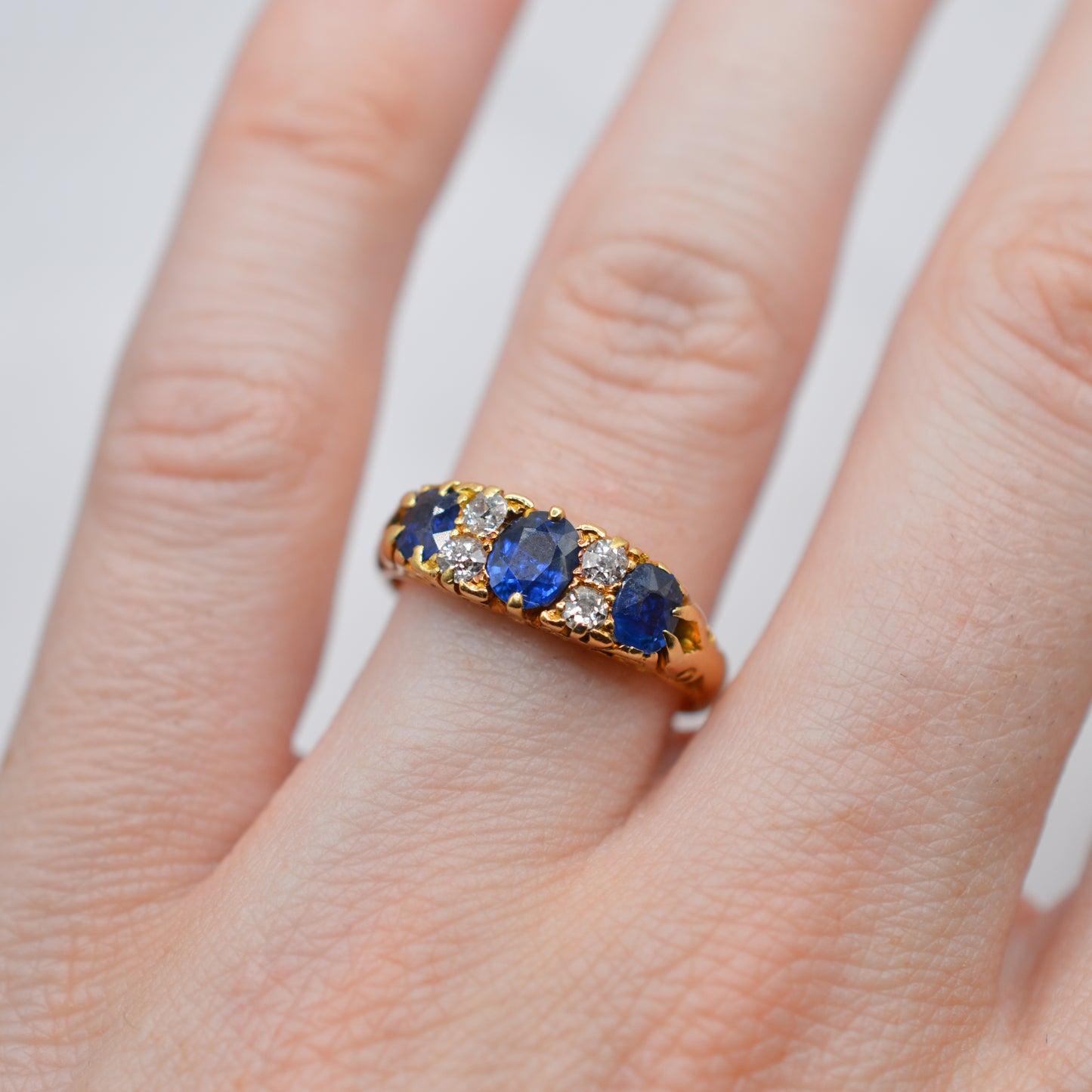Antique Victorian 18ct Gold Sapphire & Diamond Ring