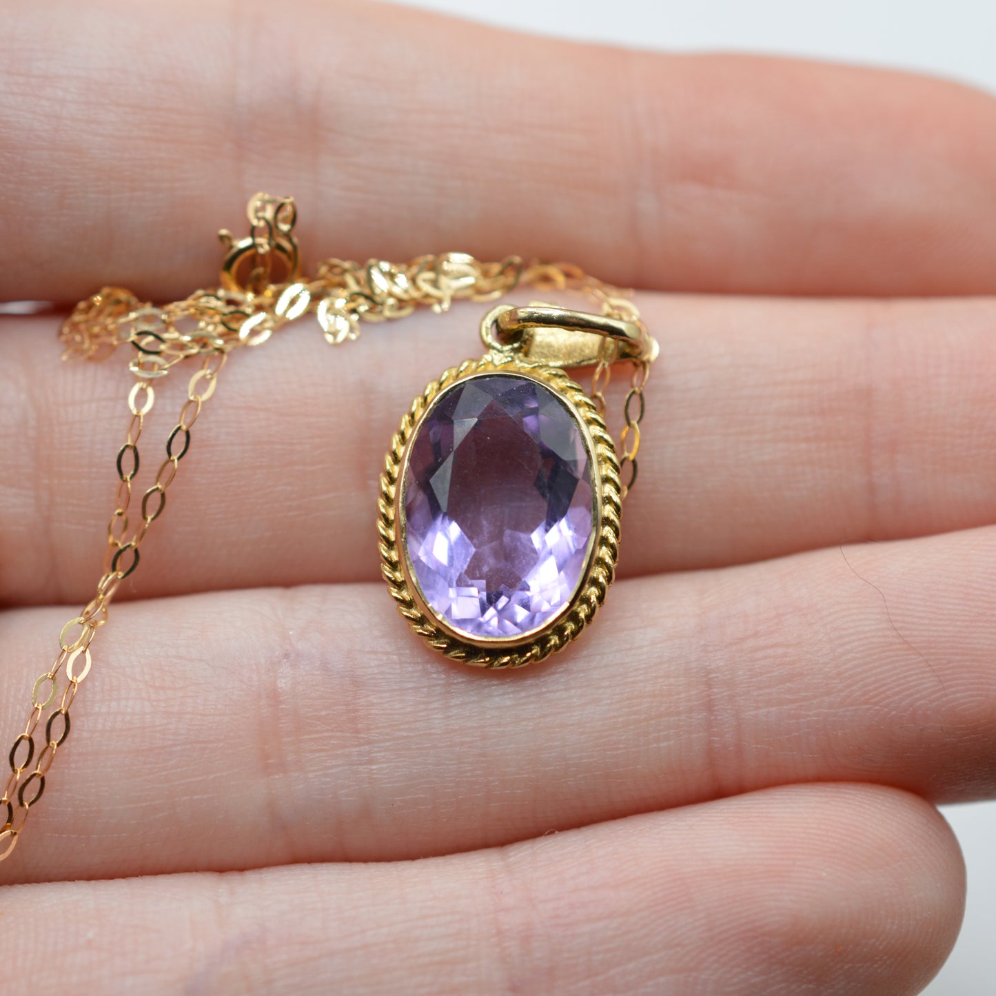 9ct Gold 4.34ct Amethyst Pendant Necklace (16")