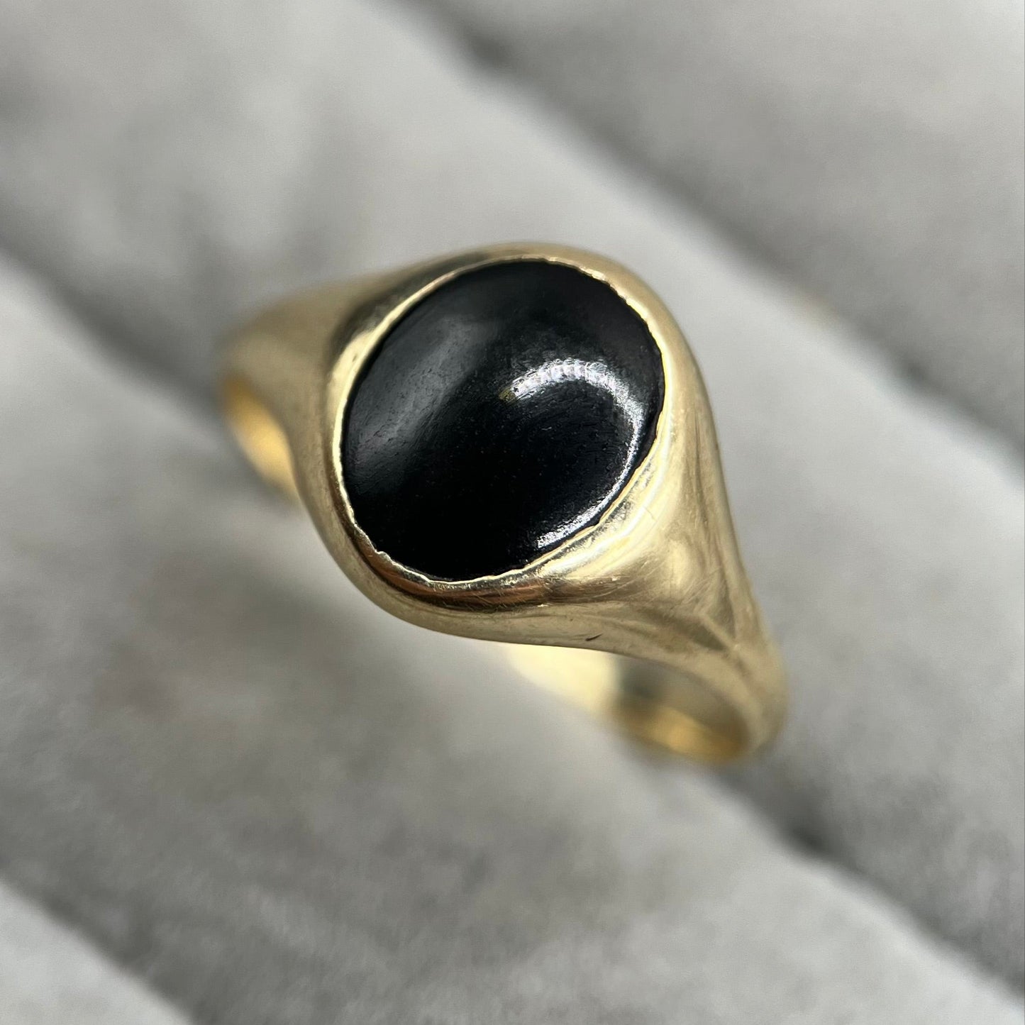 Vintage 9ct Gold Onyx Signet Ring