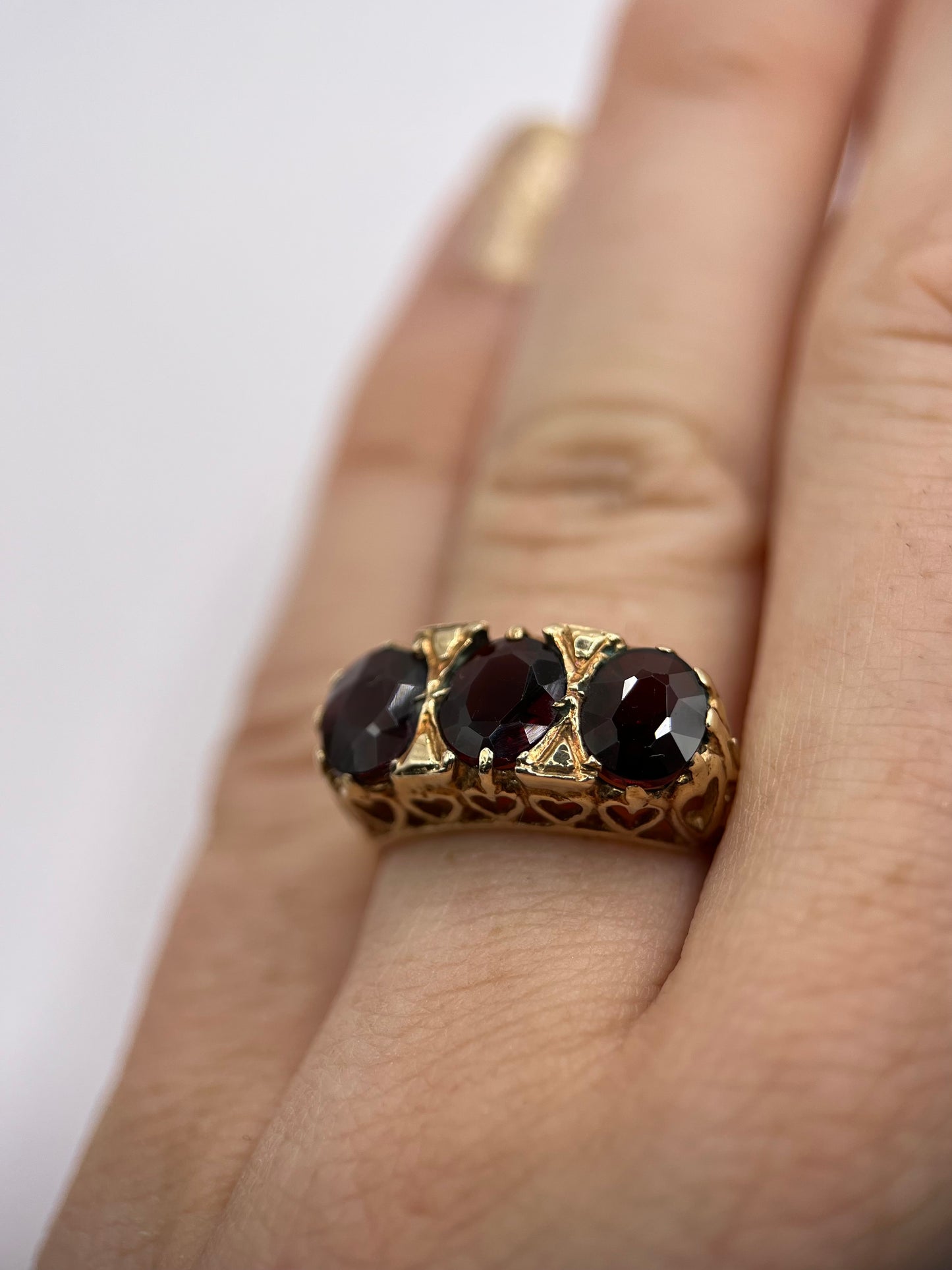 1970s Chunky Vintage 9ct Gold Garnet Trilogy Ring with Heart-Pierced Gallery