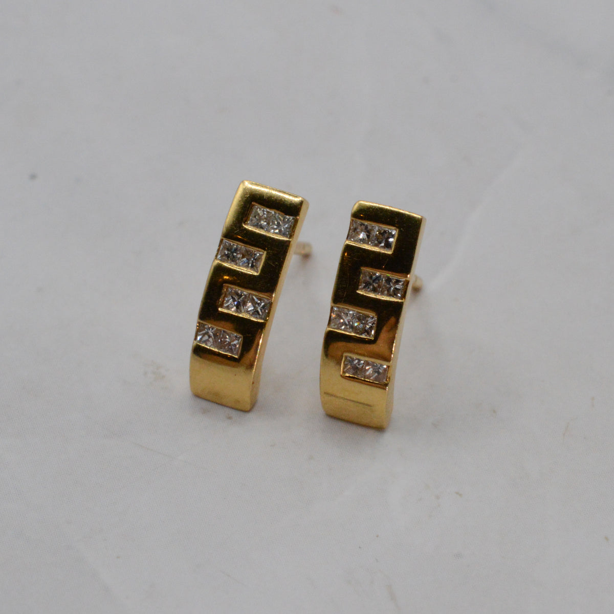 18ct Gold Diamond Curved Bar Stud Earrings